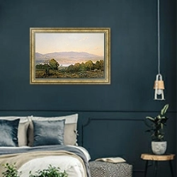 «Sundown at Centre Harbor, New Hampshire» в интерьере классической спальни с темными стенами