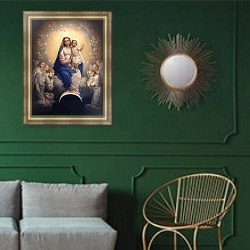 «Богоматерь с младенцем в сонме ангелов 2» в интерьере классической гостиной с зеленой стеной над диваном