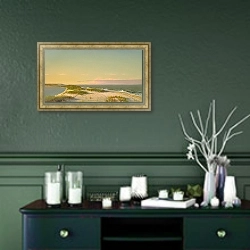 «Берег Нантакета» в интерьере прихожей в зеленых тонах над комодом