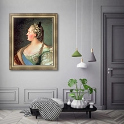 «Portrait of Empress Catherine II the Great, after 1763» в интерьере коридора в классическом стиле