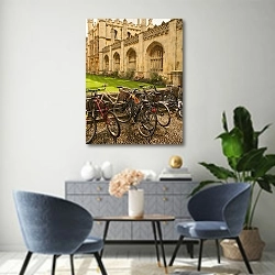 «Англия.Велосипеды у Кембриджского университета» в интерьере современной гостиной над комодом