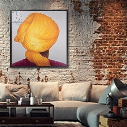 «Big Saffron Turban» в интерьере гостиной в стиле лофт с кирпичной стеной