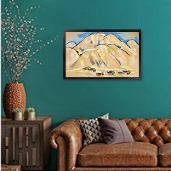 «Холмы Нью-Мексико» в интерьере гостиной с зеленой стеной над диваном