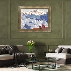 «Жемчуг исканий. Из серии Его Страна» в интерьере классической гостиной с зеленой стеной над диваном
