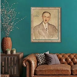 «Study for the Portrait of Andre Maurois 1924» в интерьере гостиной с зеленой стеной над диваном