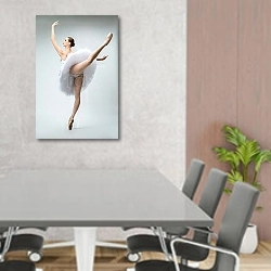«Балерина в студии» в интерьере современного офиса над столом для конференций