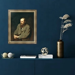 «Портрет писателя Федора Михайловича Достоевского. 1872» в интерьере в классическом стиле в синих тонах