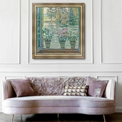 «Les Hortensias» в интерьере гостиной в классическом стиле над диваном