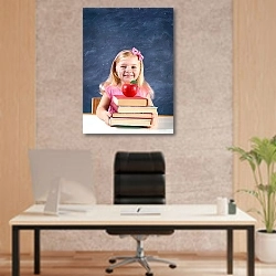 «Школьница с книгами и яблоком» в интерьере офиса начальника