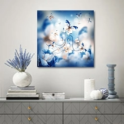 «Бело-голубые бабочки и цветы» в интерьере современной гостиной с голубыми деталями