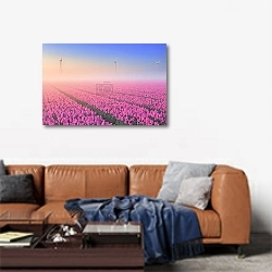 «Голландия. Туман и рассвет над полем с тюльпанами №3» в интерьере современной гостиной над диваном