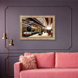 «London Bridge Station» в интерьере гостиной с розовым диваном