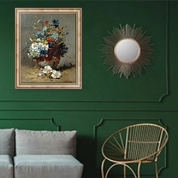«Daisies and Cornflowers» в интерьере классической гостиной с зеленой стеной над диваном