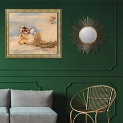 «Этюд львицы» в интерьере классической гостиной с зеленой стеной над диваном