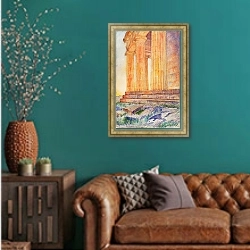 «Temple» в интерьере гостиной с зеленой стеной над диваном