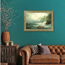 «Скалистое побережье, Корнуолл» в интерьере гостиной с зеленой стеной над диваном