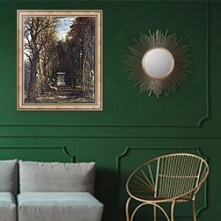 «Кенотаф» в интерьере классической гостиной с зеленой стеной над диваном
