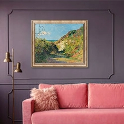 «The sunken path, 1882» в интерьере гостиной с розовым диваном