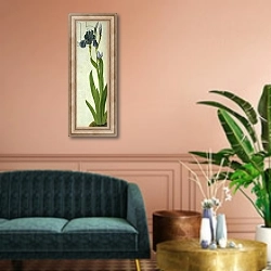 «An Iris» в интерьере классической гостиной над диваном