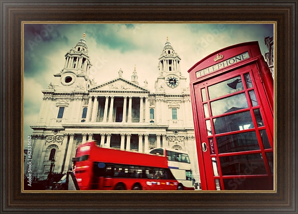 Постер Англия, Лондон. Красный автобус и телефонная будка перед Собором Святого Павла с типом исполнения На холсте в раме в багетной раме 1.023.151