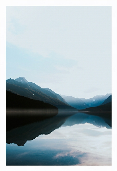 Постер Озеро в голубых горах с типом исполнения На холсте в раме в багетной раме 221-03