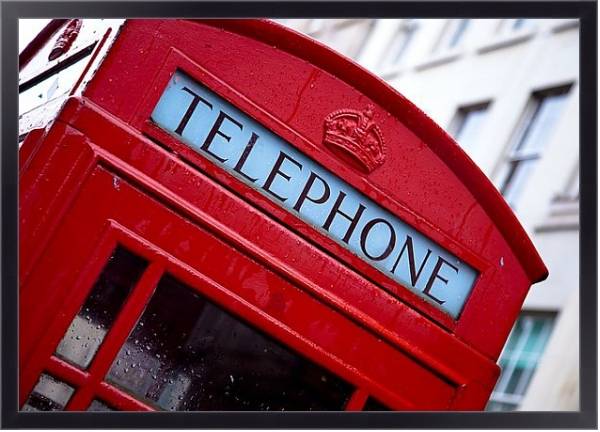 Постер Красная телефонная будка под дождем с типом исполнения На холсте в раме в багетной раме 221-01