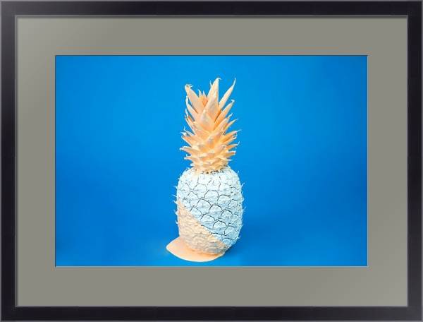Постер Золотой ананас на голубом с типом исполнения Под стеклом в багетной раме 221-01
