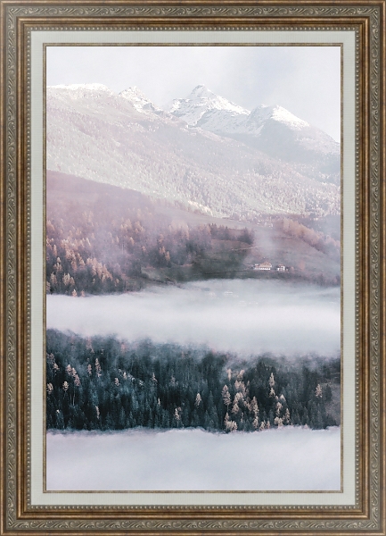 Постер Туманные горы в Альпах, Италия с типом исполнения На холсте в раме в багетной раме 595.M52.330