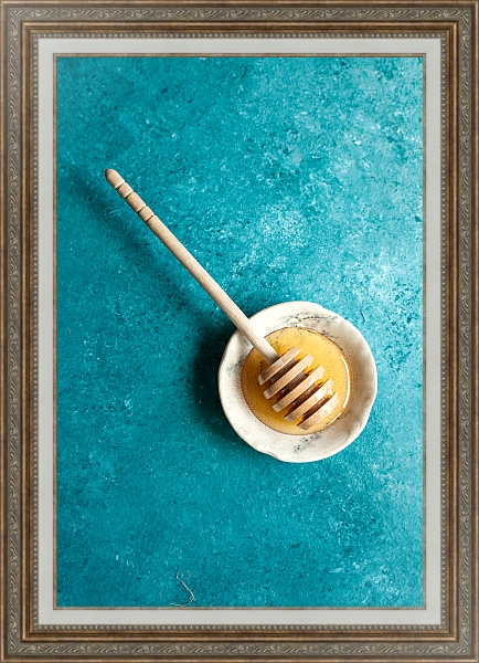 Постер Ложка для меда с типом исполнения На холсте в раме в багетной раме 595.M52.330