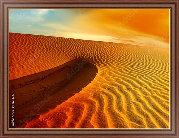 Постер Закат над пустыней Сахара с типом исполнения На холсте в раме в багетной раме 35-M719P-83