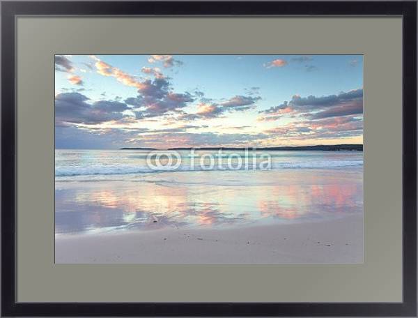 Постер Рассвет в пастельных тонах на берегу моря, Южный Уэльс, Австралия с типом исполнения Под стеклом в багетной раме 221-01