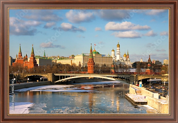 Постер Россия, Москва. Вид на Кремль и реку Москва с типом исполнения На холсте в раме в багетной раме 35-M719P-83