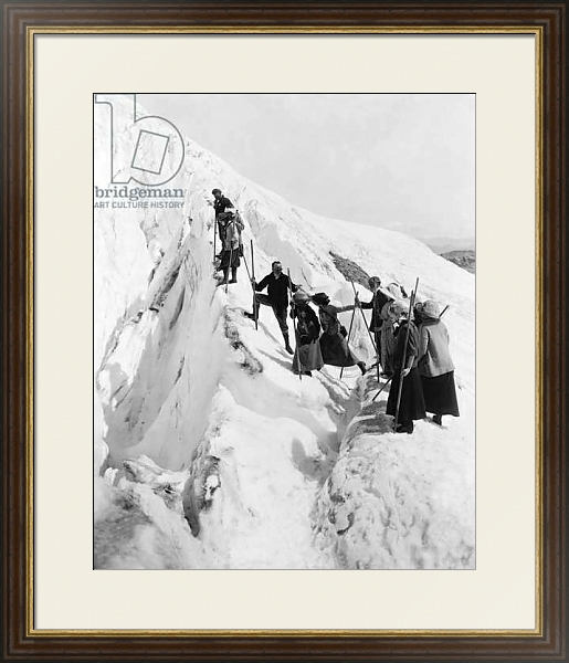Постер Climbing Paradise Glacier, Rainier National Park, Washington, c.1915 с типом исполнения Под стеклом в багетной раме 1.023.036