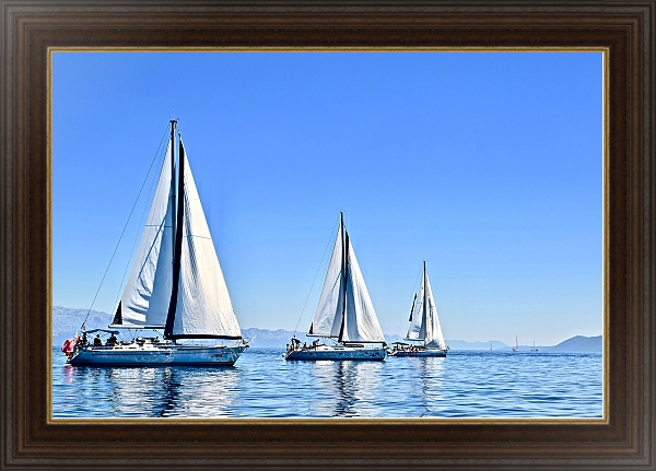 Постер Три яхты под парусами на озере  с типом исполнения На холсте в раме в багетной раме 1.023.151