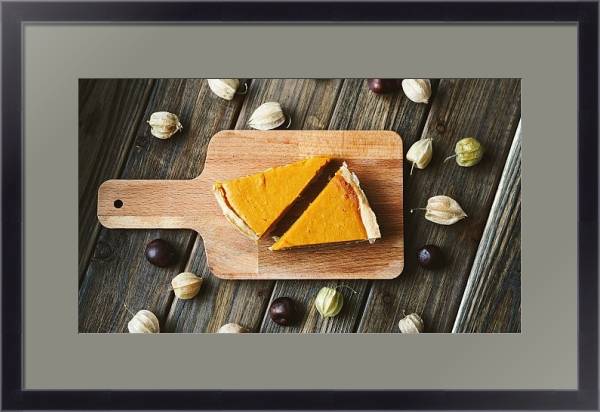 Постер Два кусочка пирога на деревянной доске с типом исполнения Под стеклом в багетной раме 221-01