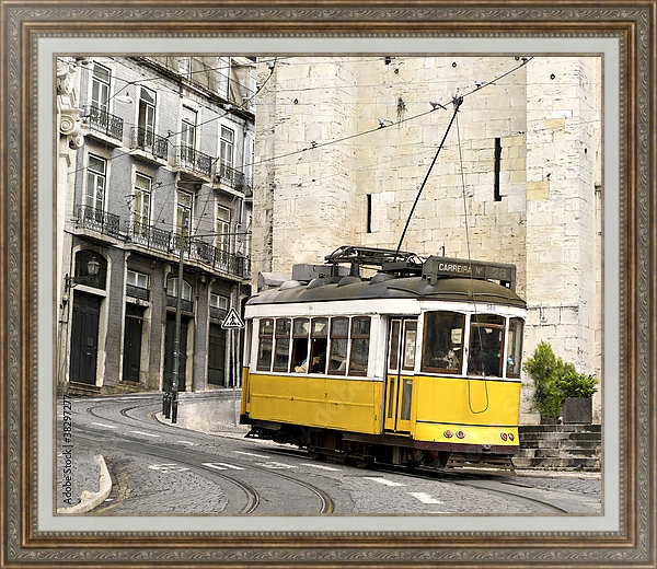 Постер Португалия, Лиссабон. Classic yellow tram с типом исполнения На холсте в раме в багетной раме 595.M52.330