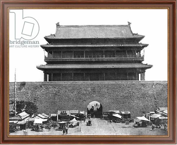 Постер Entrance to the inner wall, Peking, China, c.1900 с типом исполнения На холсте в раме в багетной раме 35-M719P-83