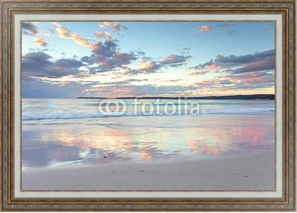 Постер Рассвет в пастельных тонах на берегу моря, Южный Уэльс, Австралия с типом исполнения На холсте в раме в багетной раме 595.M52.330
