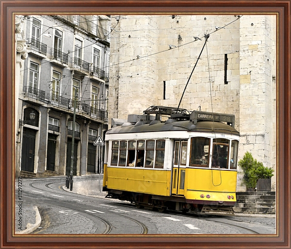 Постер Португалия, Лиссабон. Classic yellow tram с типом исполнения На холсте в раме в багетной раме 35-M719P-83