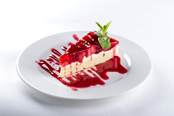 Постер Кусок ягодного торта с типом исполнения На холсте без рамы
