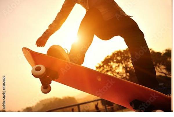Постер Скейтбординг на фоне заката с типом исполнения На холсте без рамы