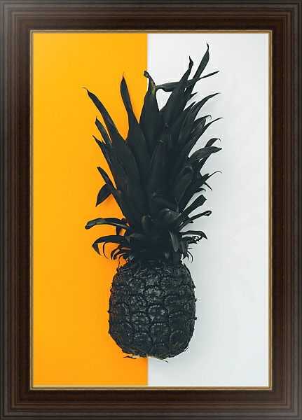 Постер Черный ананас на бело-желтом фоне с типом исполнения На холсте в раме в багетной раме 1.023.151
