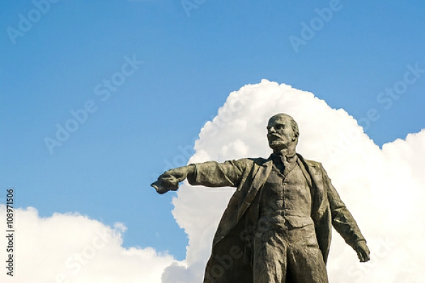 Постер Памятник Ленину с типом исполнения На холсте без рамы