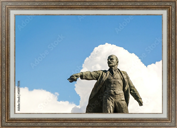 Постер Памятник Ленину с типом исполнения На холсте в раме в багетной раме 595.M52.330