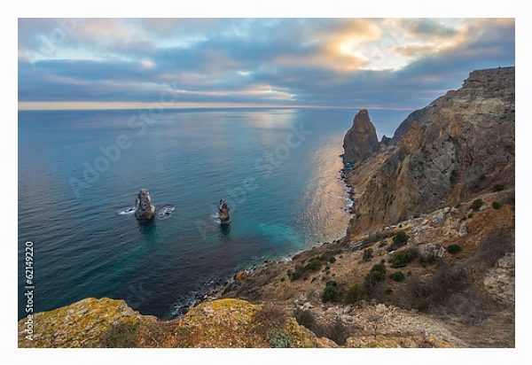 Постер Крым, Черное море. Скалы с типом исполнения На холсте в раме в багетной раме 221-03