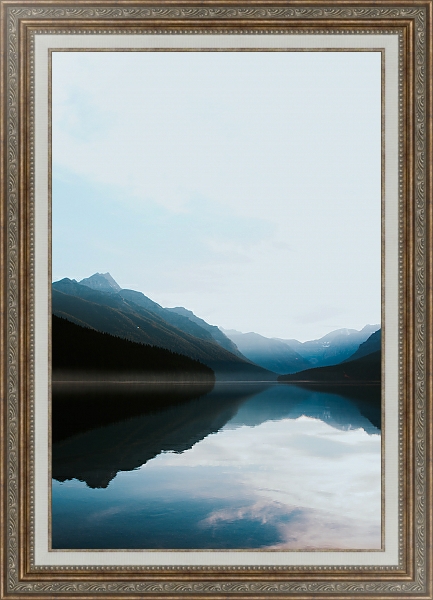 Постер Озеро в голубых горах с типом исполнения На холсте в раме в багетной раме 595.M52.330