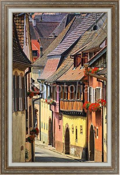Постер Франция, Эльзас. Узкая улица в Кольмаре с типом исполнения На холсте в раме в багетной раме 595.M52.330