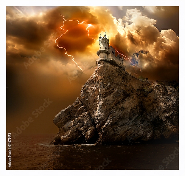 Постер Крым, замок Ласточкино гнездо. Гроза с типом исполнения На холсте в раме в багетной раме 221-03