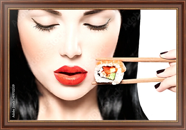 Постер Девушка ест нигири суши палочками для еды с типом исполнения На холсте в раме в багетной раме 35-M719P-83