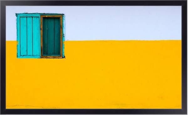 Постер Голубое окно на желтой стене с типом исполнения На холсте в раме в багетной раме 221-01